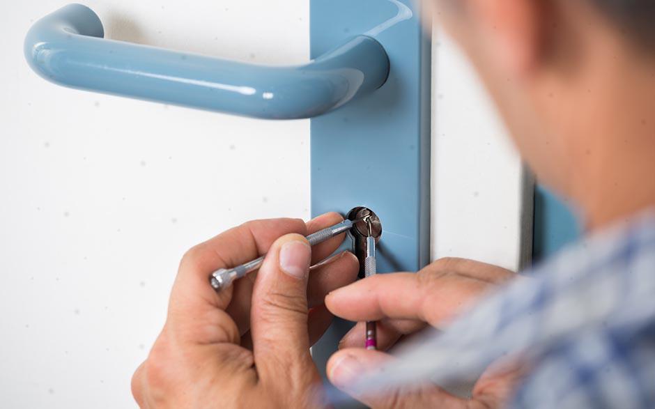 changer serrure porte blindée Groslay